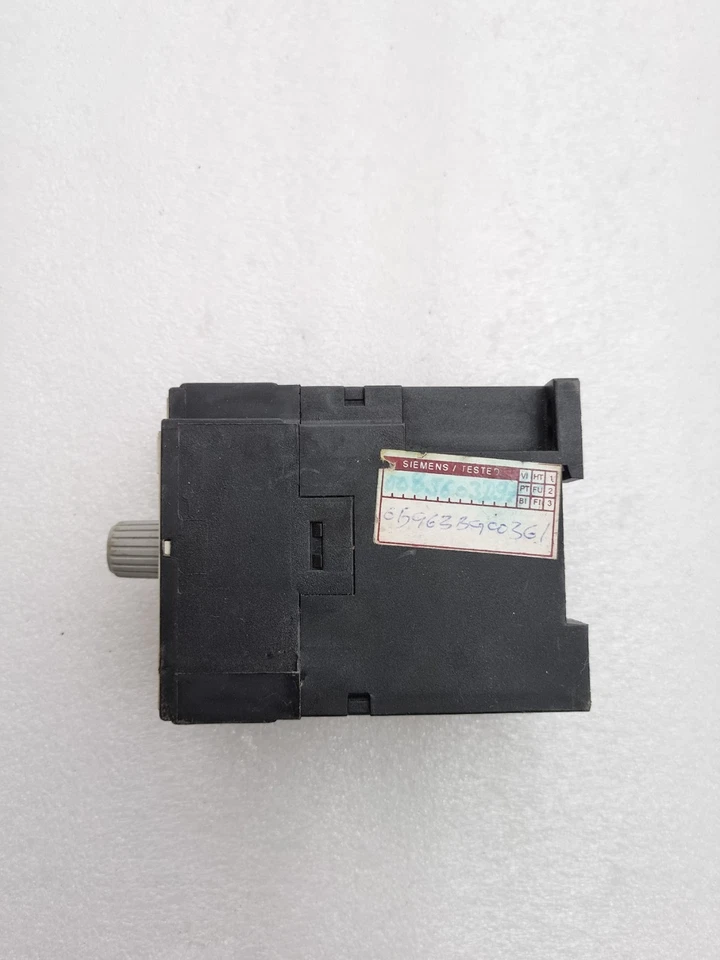 Siemens 7PU2240-3BG32-0Z ON DELAY ELECTRONIC TIMER 110V AC/DC SUPPLY 0.6-6Min